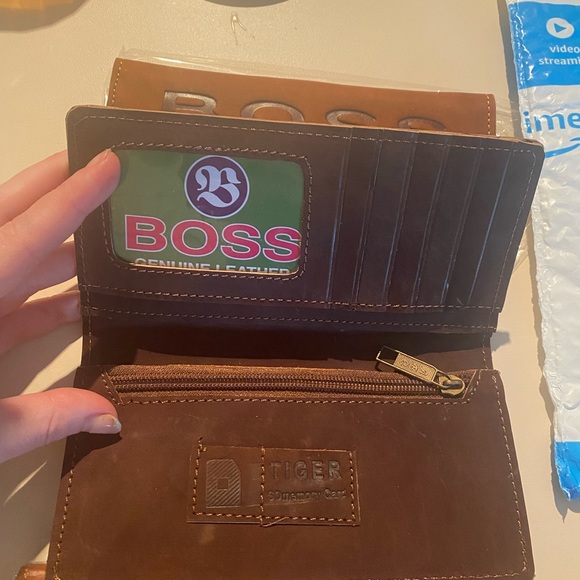 Hugo boss wallets - Picture 3 of 3